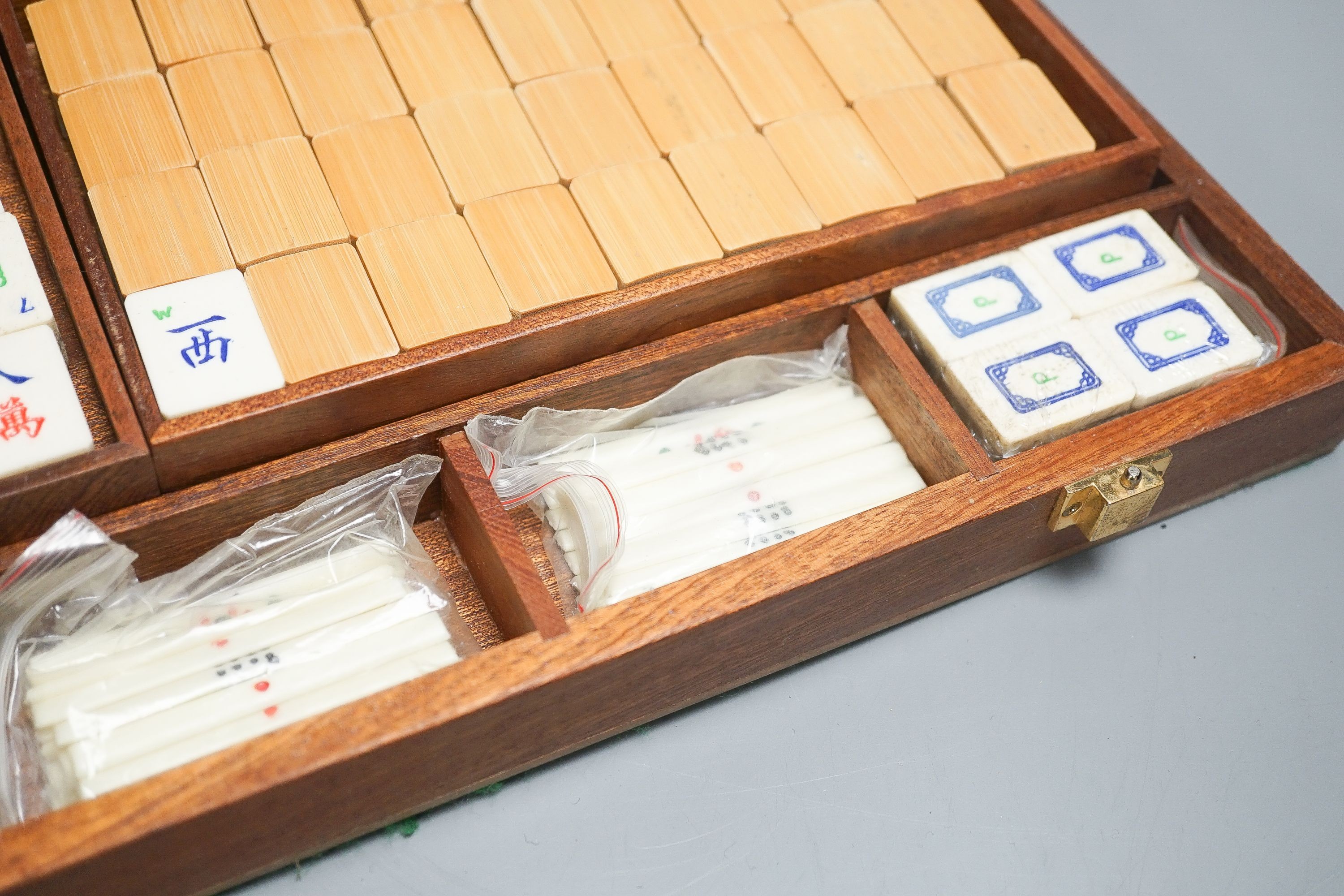 A Jaques mah-jong set, cased